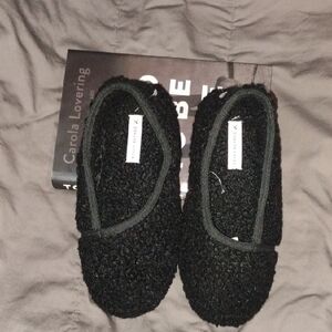 Denver  Hayes Black Textured Slippers